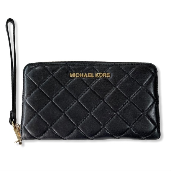 Michael Kors Handbags - Michael Kors Black Leather Quilted Wristlet Wallet